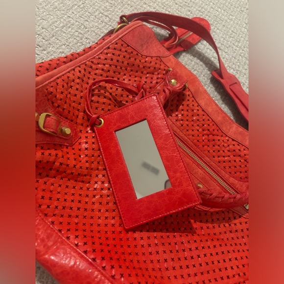 BALENCIAGA 
Agneau Laser Cut Cross Classic Gold Hardware City Tomate - Picture 5 of 13